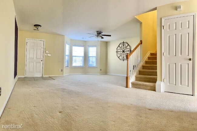 Building Photo - 2 br, 2.5 bath Townhome - 1032 Eagles Nest Ln