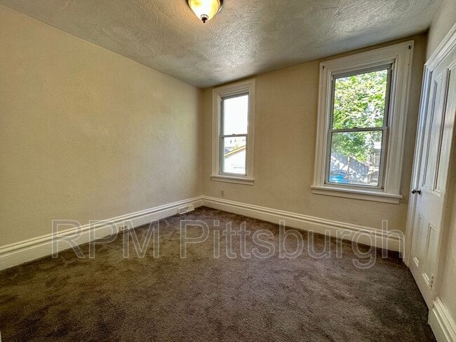 Foto del edificio - 817 N Sheridan Ave