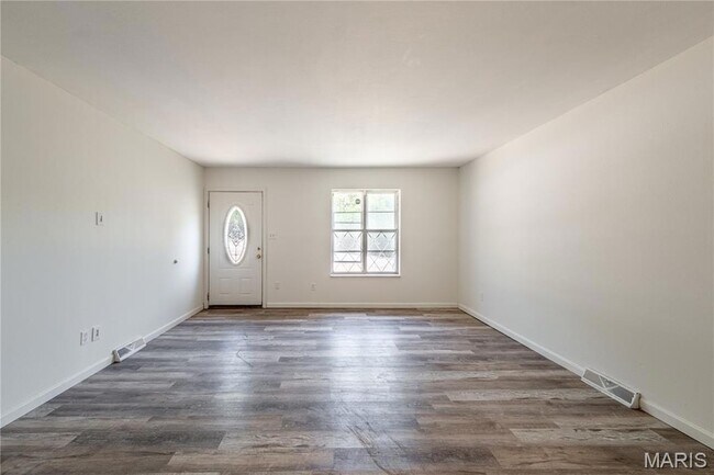 Foto del edificio - 3025 Pembroke Ln