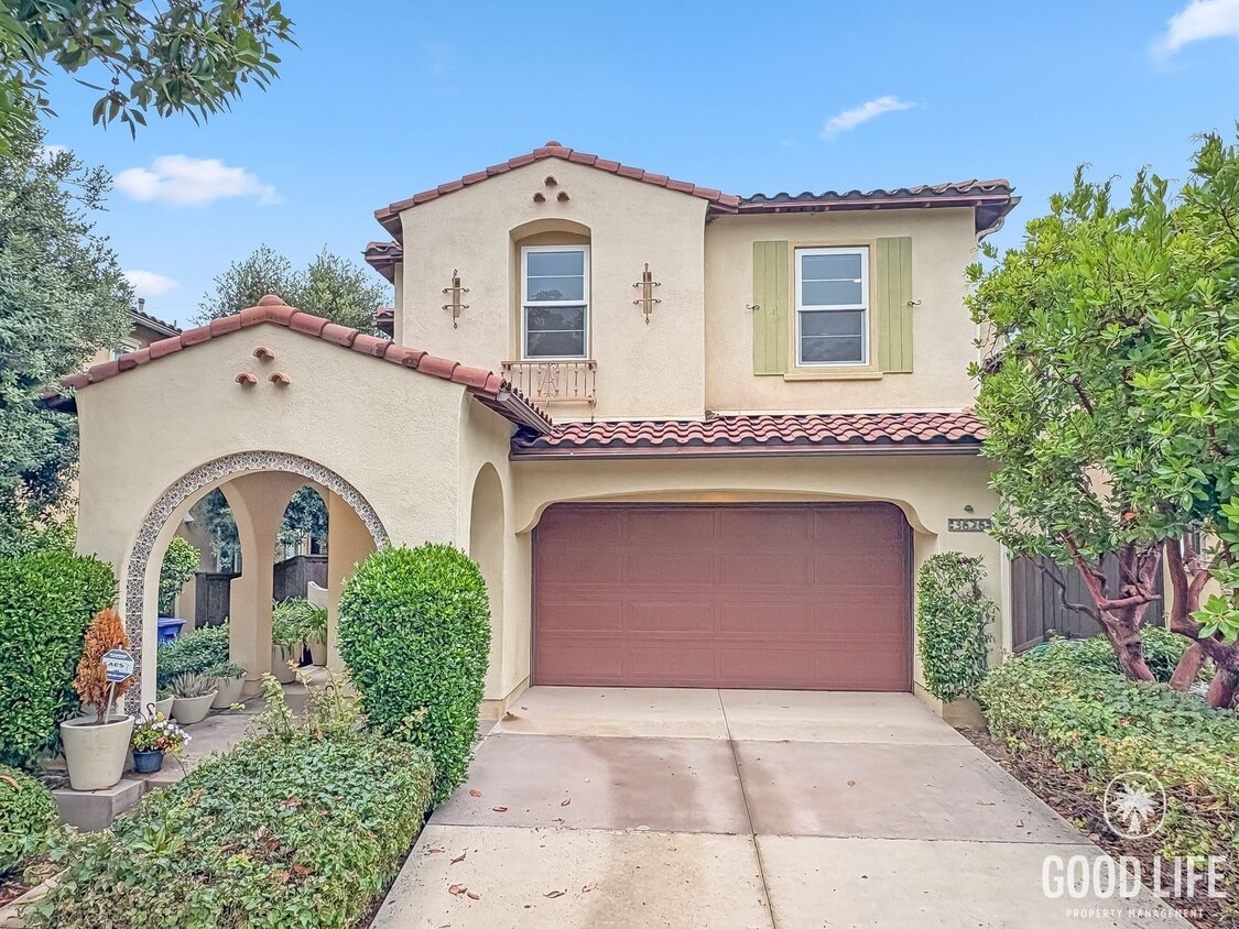 Foto principal - Great 4B/3BA House Available for Lease in ...