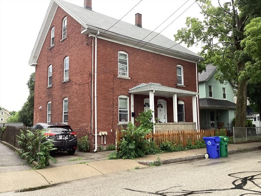 Primary Photo - 13 Middle St
