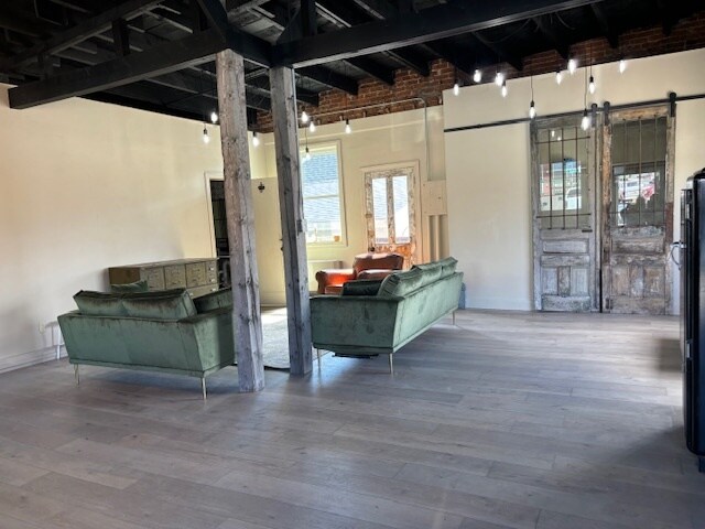 Sala de estar - 425 W Silver St