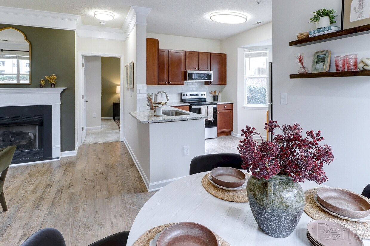 Comedor - Muirfield Village Apartments