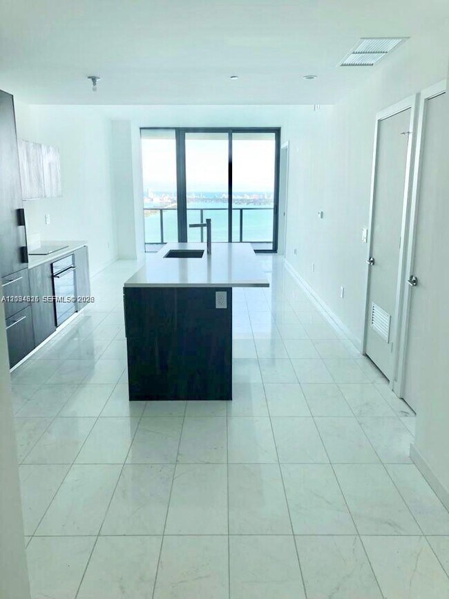 Foto del edificio - 480 NE 31st St