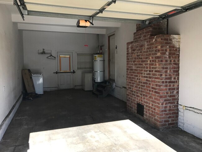 Foto del edificio - 360 Wainwright Ave