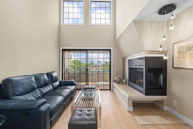 Foto del edificio - 270 Dahlia Ave