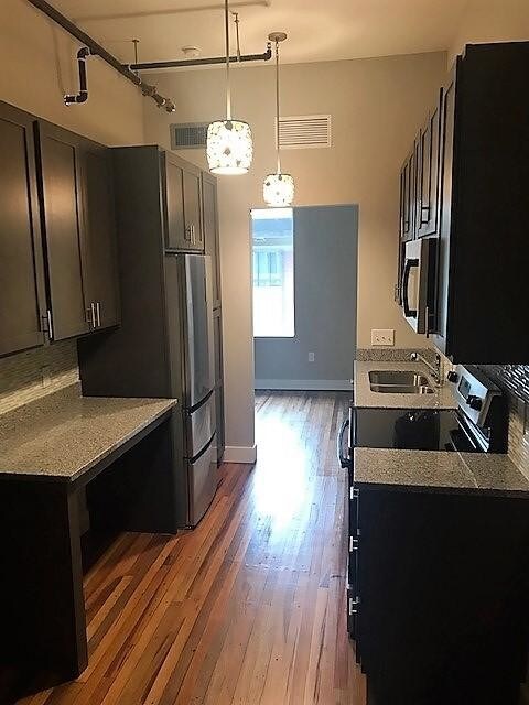 Foto del edificio - 127 N. Greene Street Unit 502