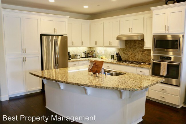 Foto del edificio - 4 br, 3 bath House - 732 Jennifer Street