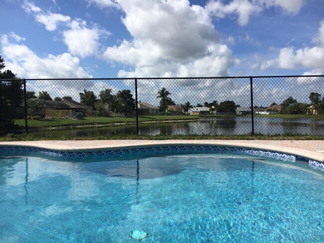Building Photo - 6158 Country Fair Cir
