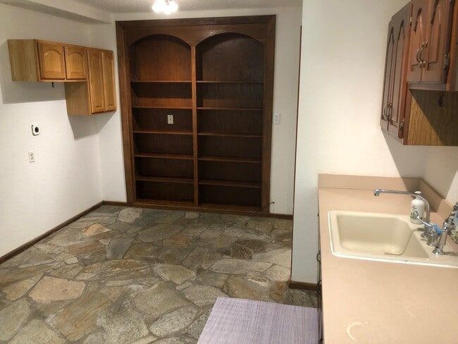 Kitchen area - 6519 Louise Ct