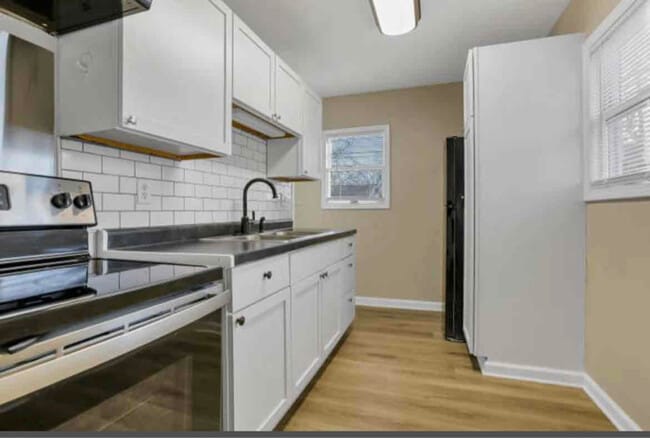 Building Photo - 3227 Astor Ave