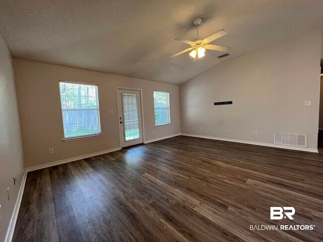 Foto del edificio - 154 Cypress Ln