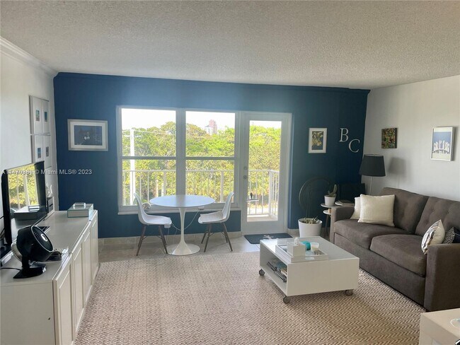 Foto del edificio - 3000 E Sunrise Blvd