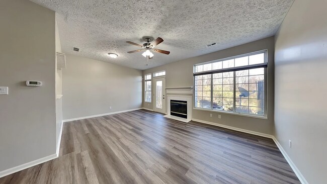 Foto del edificio - 4427 Nighthawk Ct