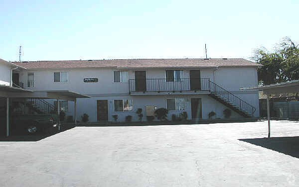 Building Photo - 5014 E Alta Ave
