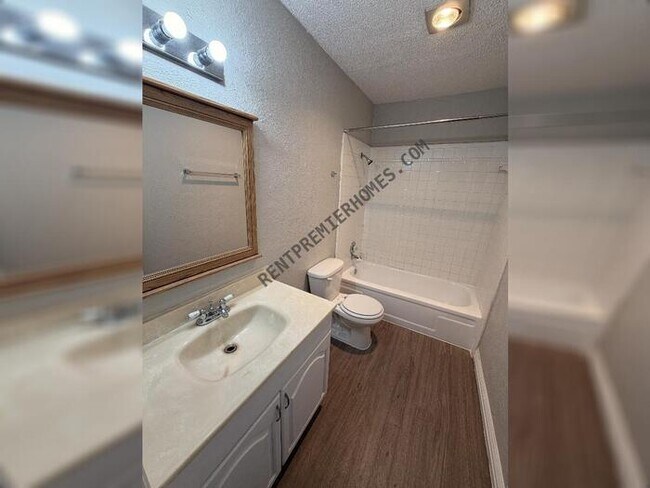 Foto del edificio - 200 Pebblebrook St