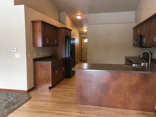 Building Photo - 2203 Hillington Dr