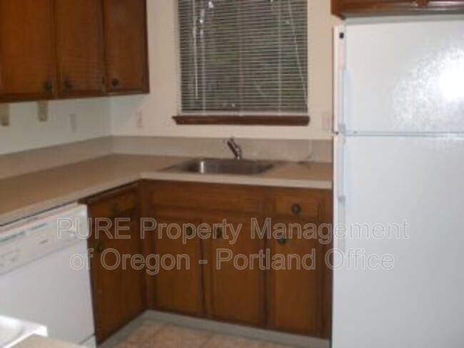 Building Photo - 2141 SW Townsend Ct