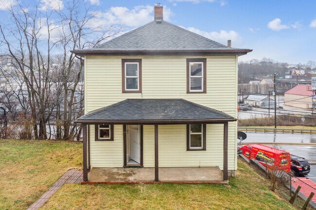 Building Photo - Unbeatable 3 bedroom home in Greensburg available April 1!