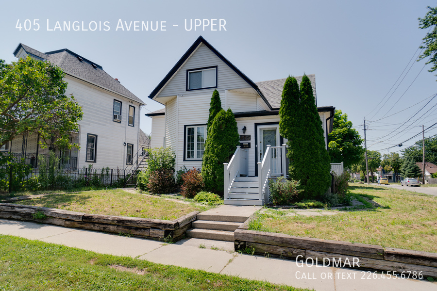 Primary Photo - Cute 2 BD + Den 1 Bath Upper Duplex in the...