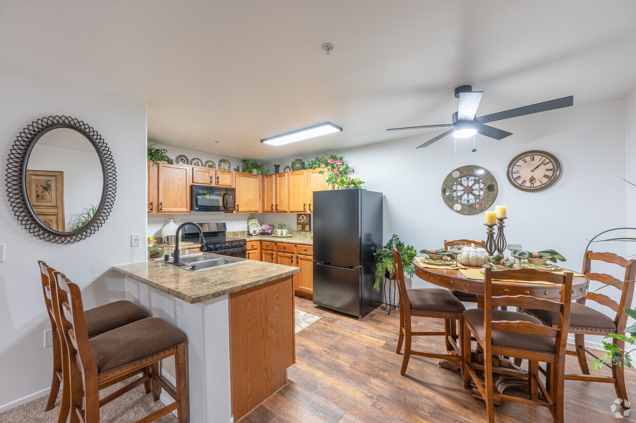 Primary Photo - Carefree Senior Living at the Willows (55+)