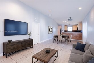 Building Photo - 3353 NE 11th Dr