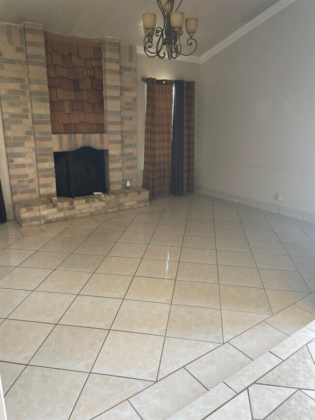Building Photo - 101 Espuela Dr