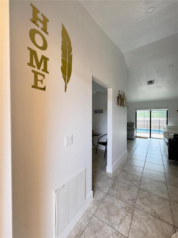 Building Photo - 130 Loma Bonita Dr