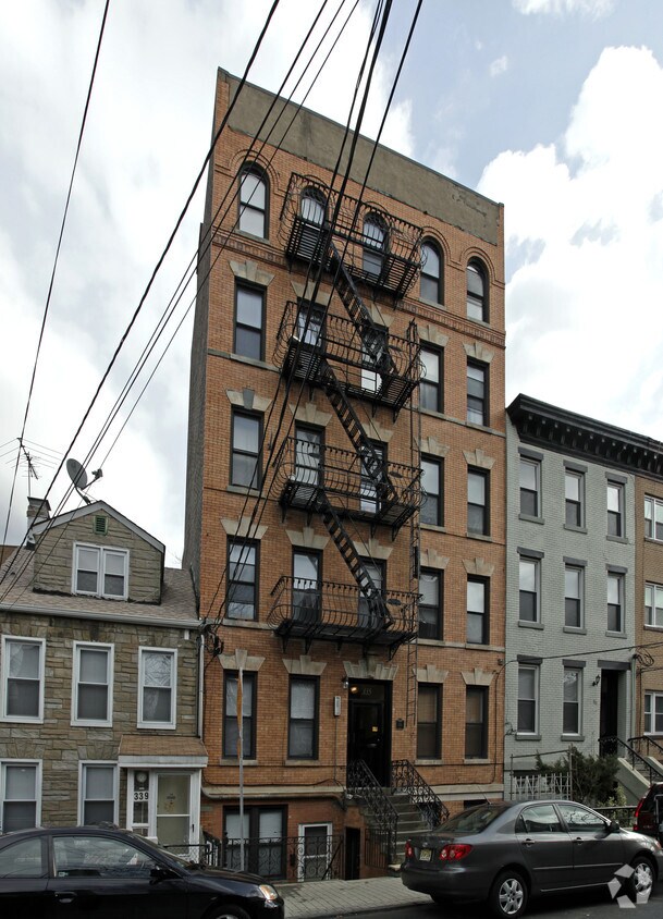 Primary Photo - 335 Garden St