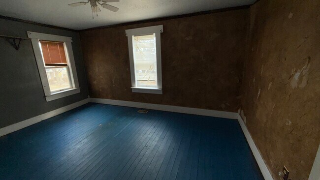 Building Photo - 41 W Main St