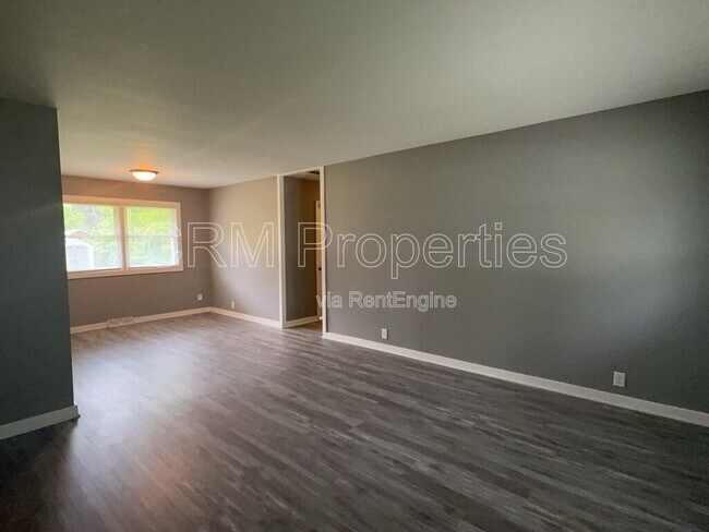 Foto del edificio - 3413 N Milton St