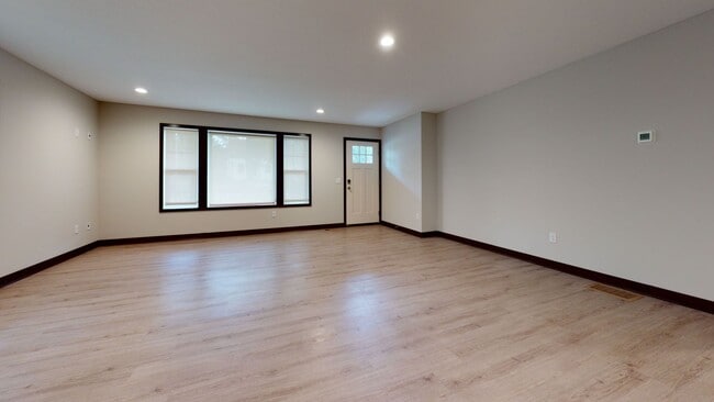 Foto del edificio - 879 23rd Ave SE