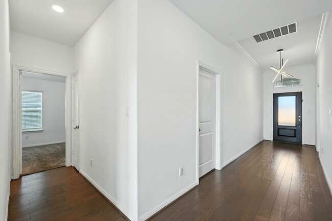 Building Photo - 1544 Devine Lake Bnd