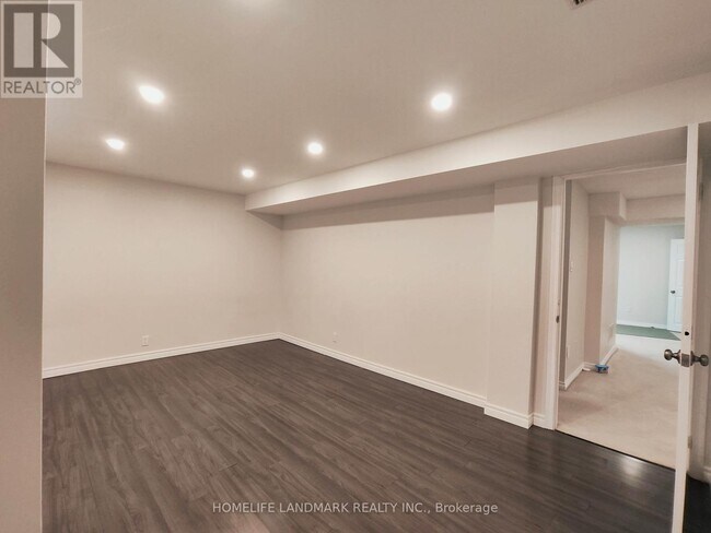 Photo du bâtiment - 15 Mary Elizabeth Crescent