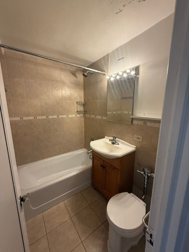 Interior Photo - The Archer