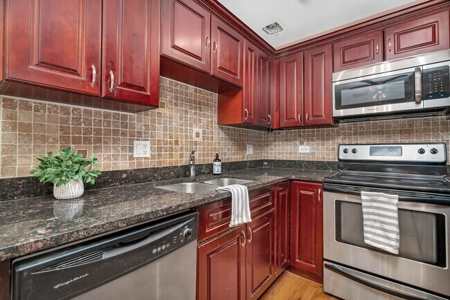 Building Photo - 10214 S 84th Terrace