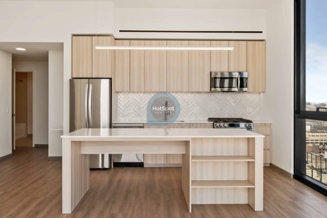 Photo - 1922 W Ogden Ave Apartment