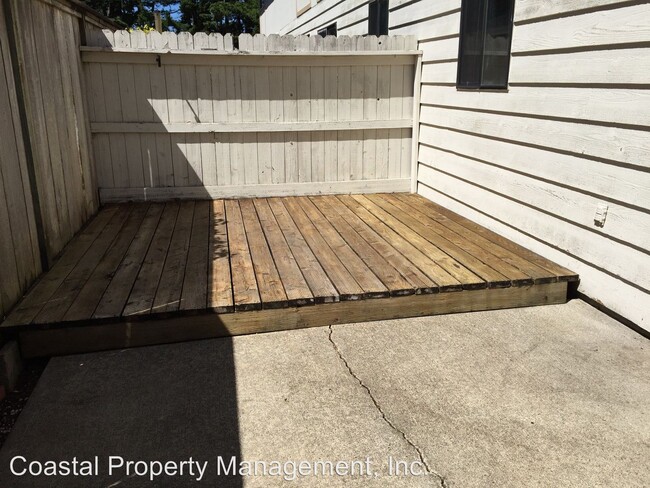 Building Photo - 2 br, 1.5 bath House - 1340 9th Street Unit 1