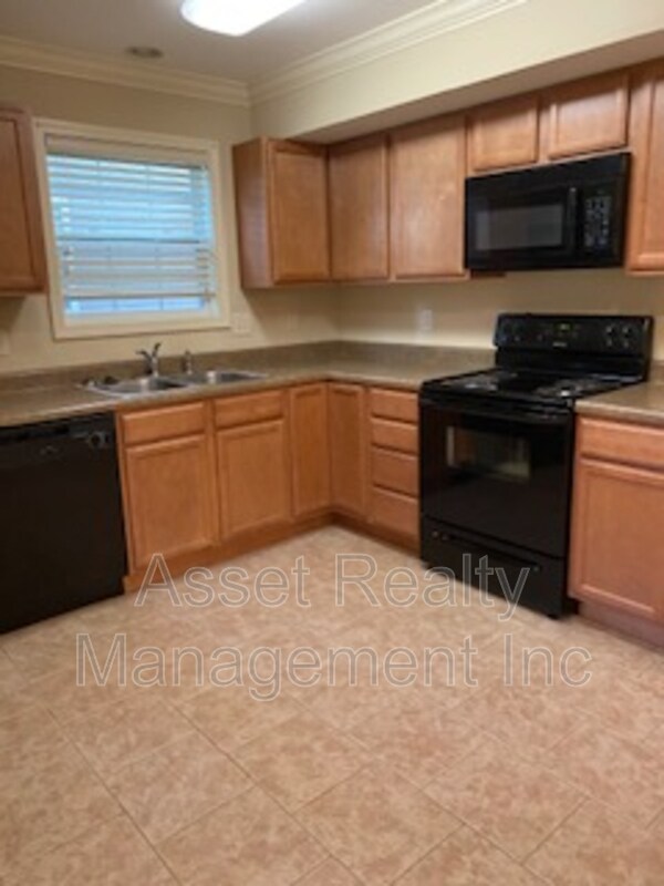 Foto del edificio - 4730 Forest Landing Way