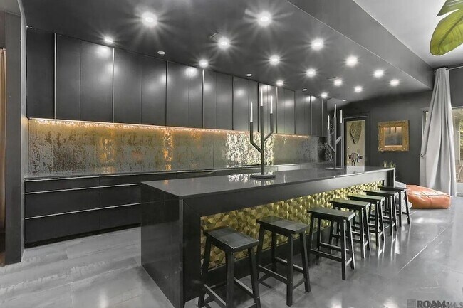 Foto del edificio - 3955 Chatfield Ave