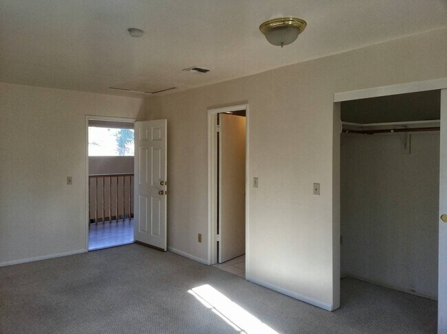 Foto del edificio - 11326 Reseda Blvd