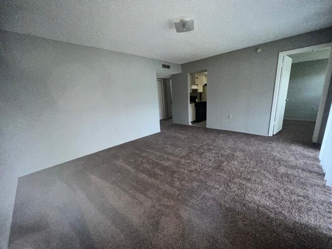 Foto del edificio - Spacious 3 Bed/2 Bath Condo on Las Palmas ...