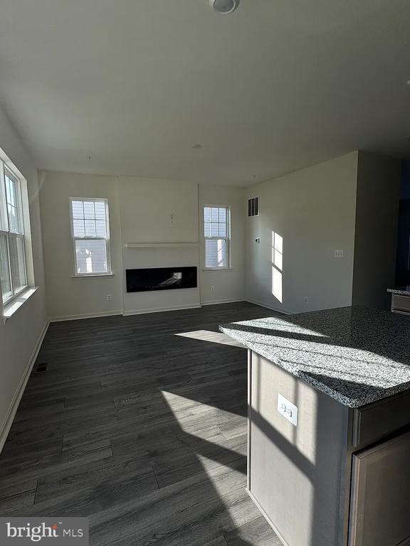 Foto del edificio - 318 Appleby School Rd