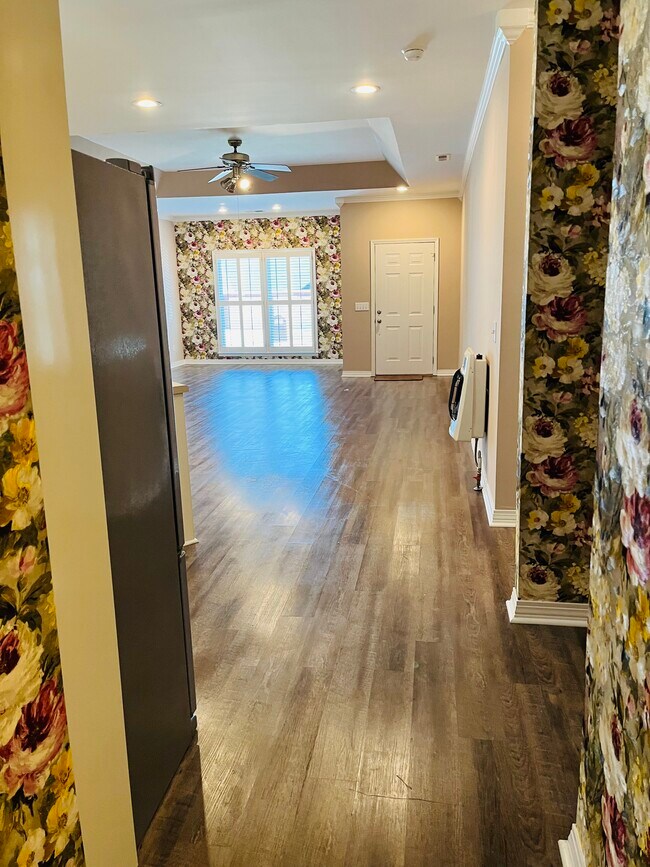 Open Concept - 1005 Brookridge Ln SE