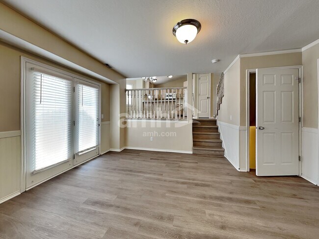 Foto del edificio - 4154 Westlake Dr