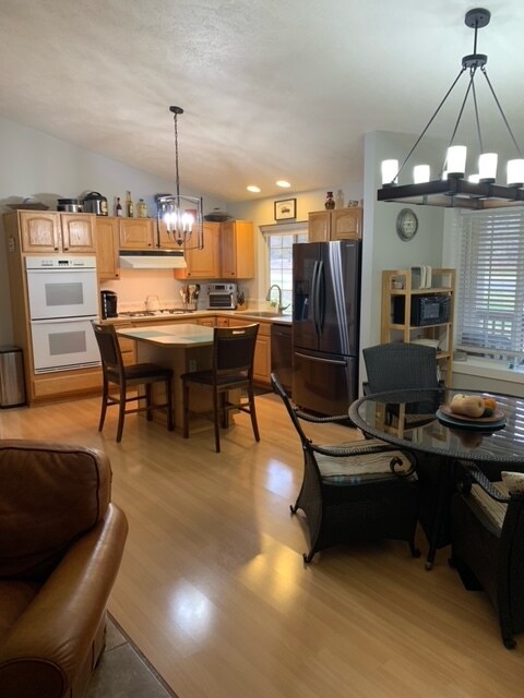 Foto del edificio - 13231 W Sunnyvale Dr