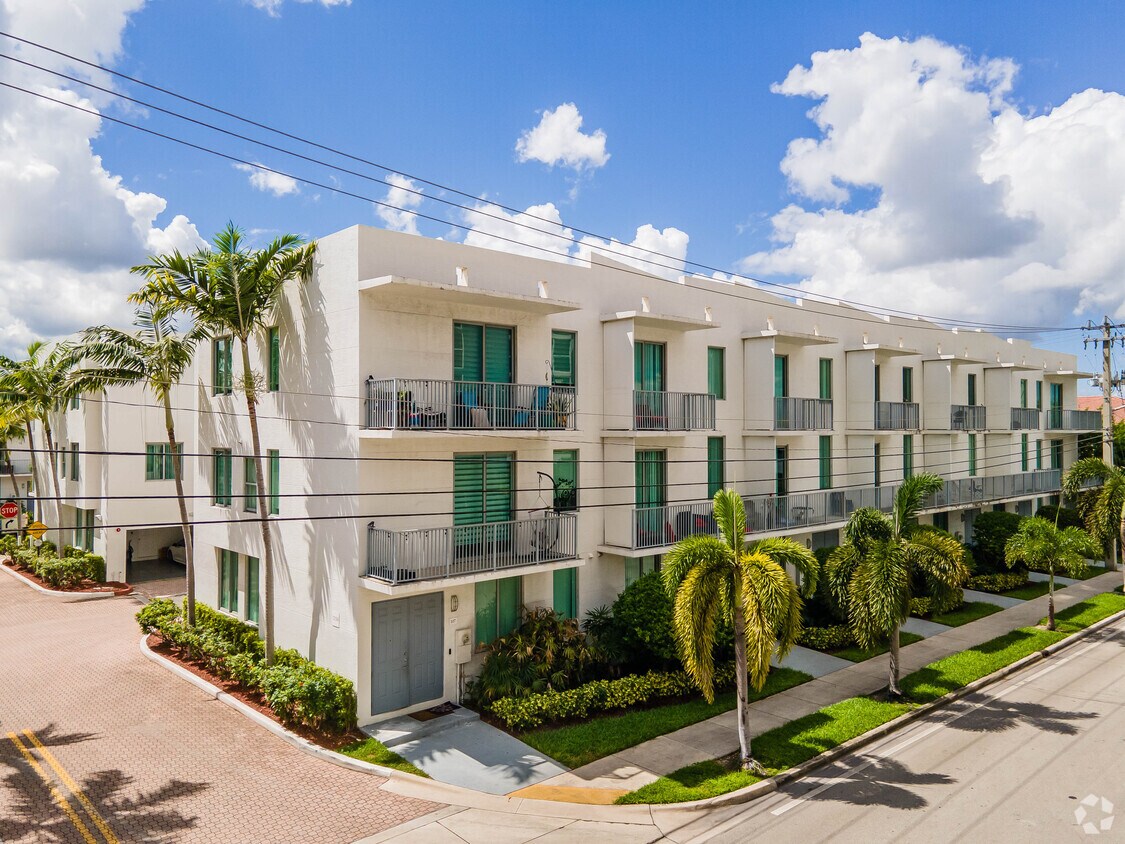 Courtyards at Hollywood Station Townhomes for Rent Hollywood, FL