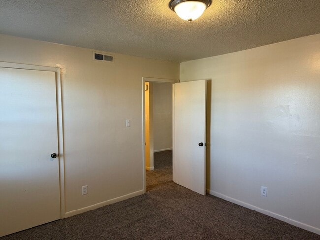 Building Photo - 4409 Bruhin Rd