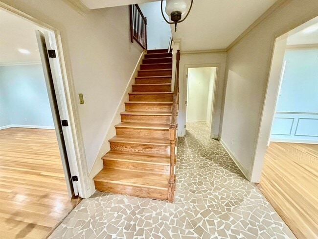 Photo - 1881 Akerswood Cove House