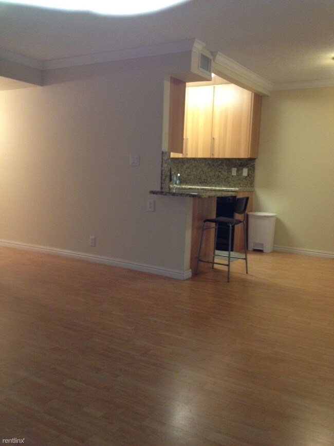 Foto del edificio - 2 br, 1 bath Condo - Tudor Manor 1125 208